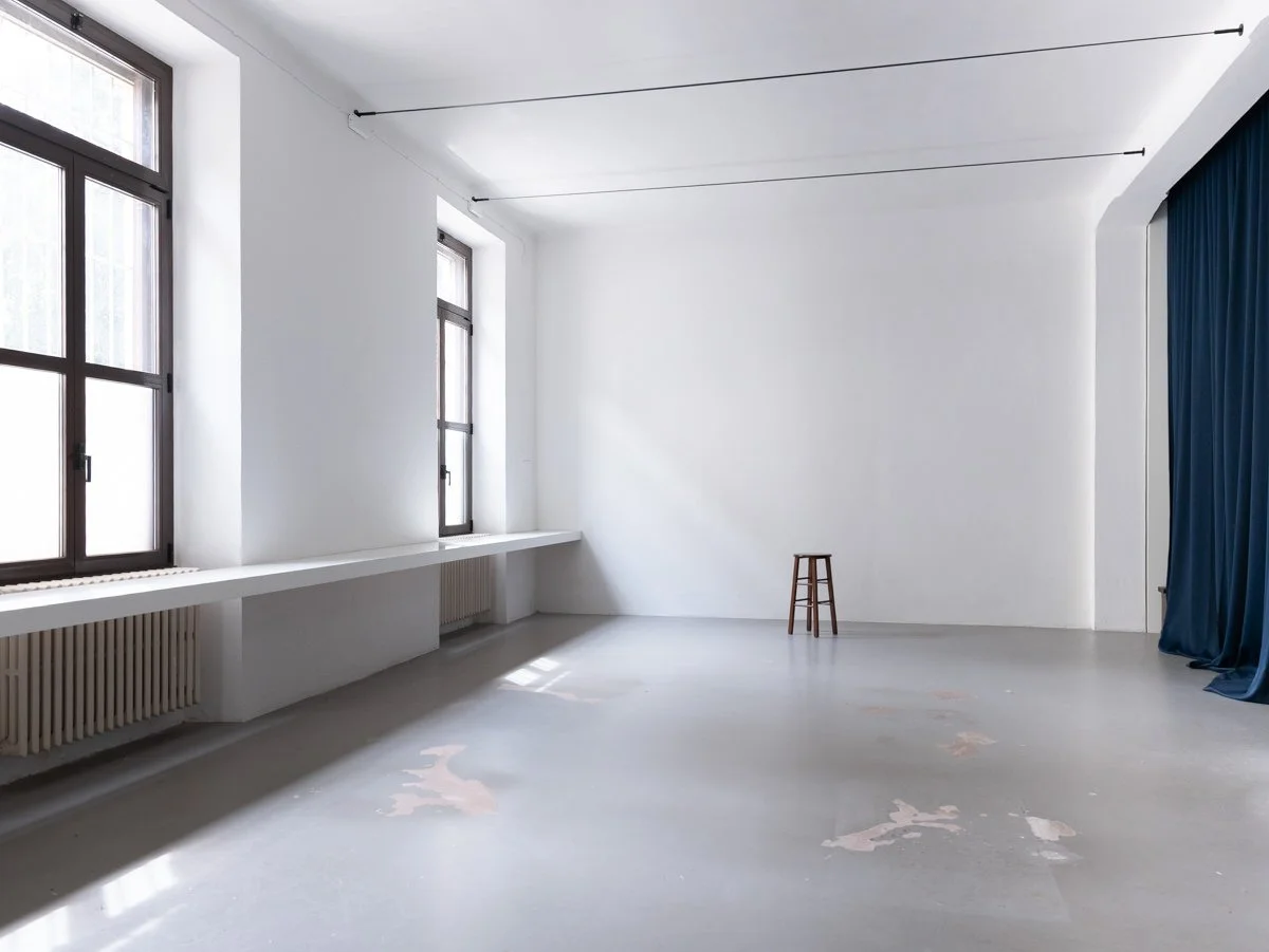 Sala vuota pronta da allestire